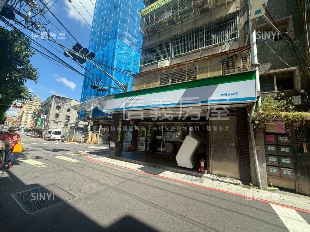 近捷運面寬方正一樓房屋室內格局與周邊環境