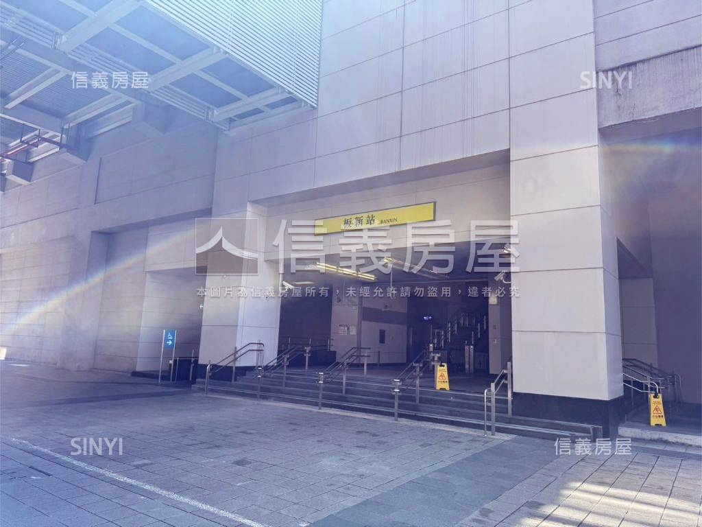 近捷運面寬方正一樓房屋室內格局與周邊環境