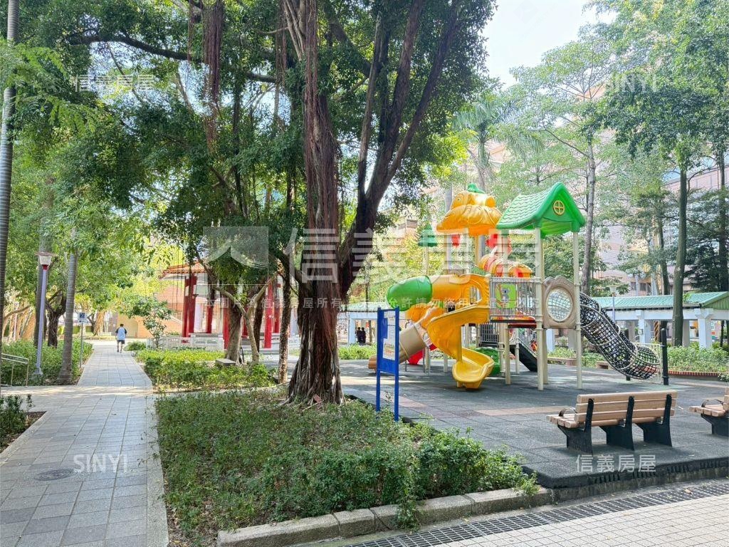 近捷運面寬方正一樓房屋室內格局與周邊環境