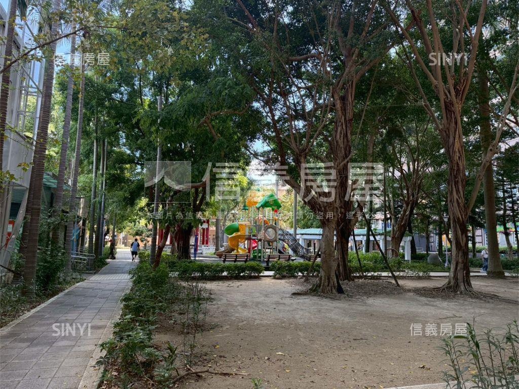 近捷運面寬方正一樓房屋室內格局與周邊環境