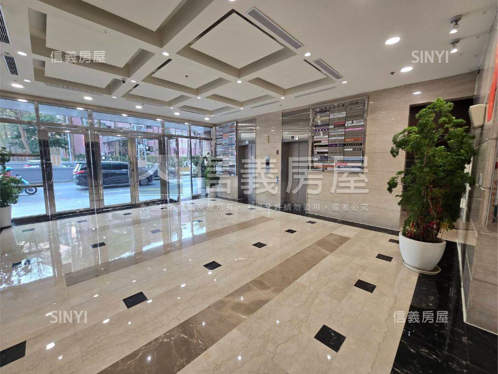 新寶次高樓層景觀戶房屋室內格局與周邊環境