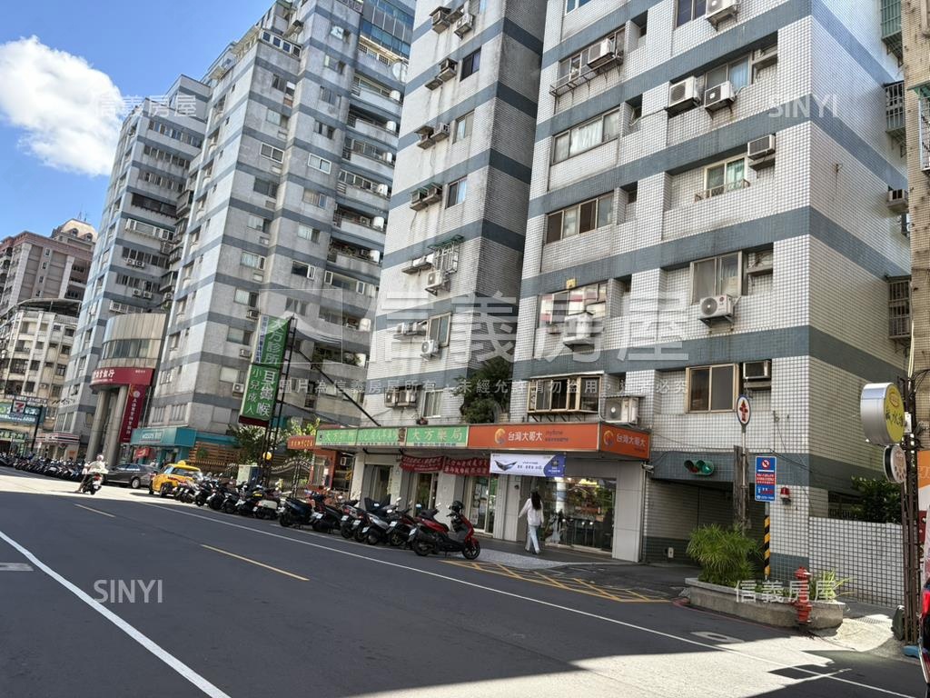 台北加州高樓四房雙車位房屋室內格局與周邊環境