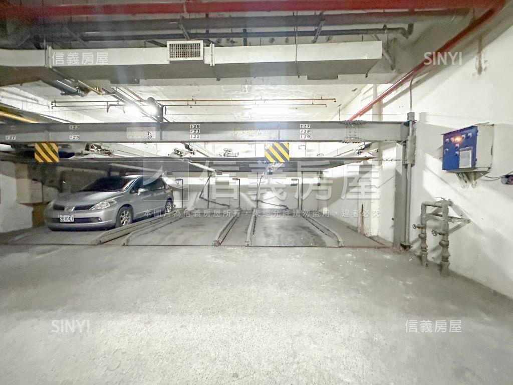 近高雄火車站首排商辦房屋室內格局與周邊環境