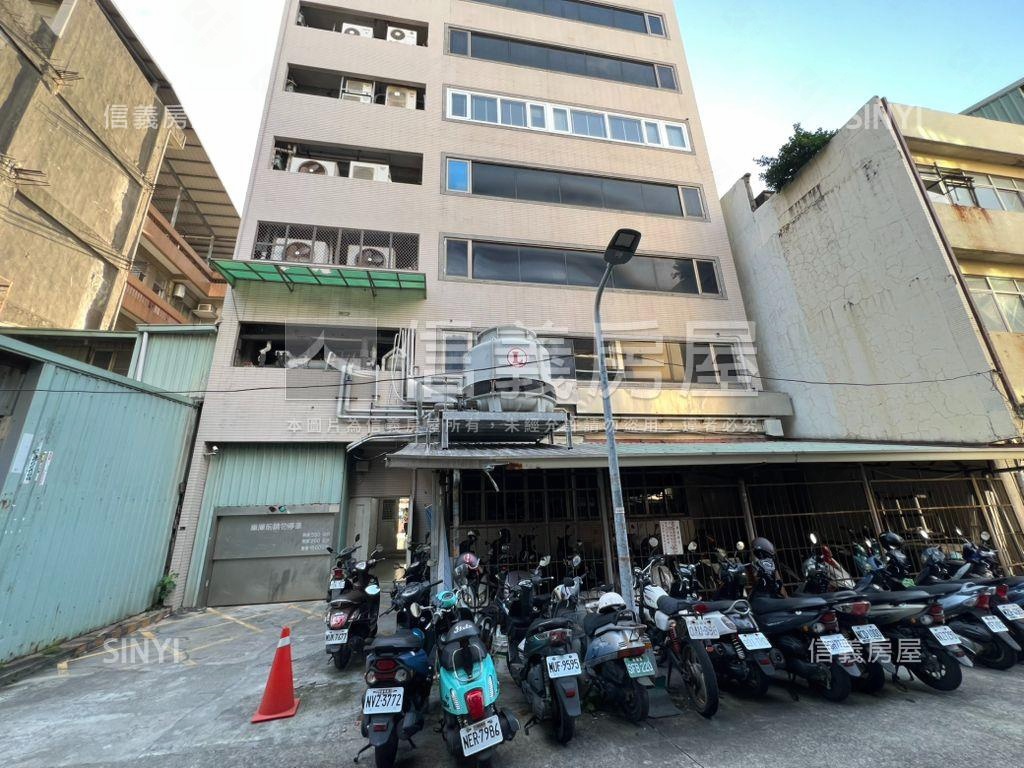 近高雄火車站首排商辦房屋室內格局與周邊環境