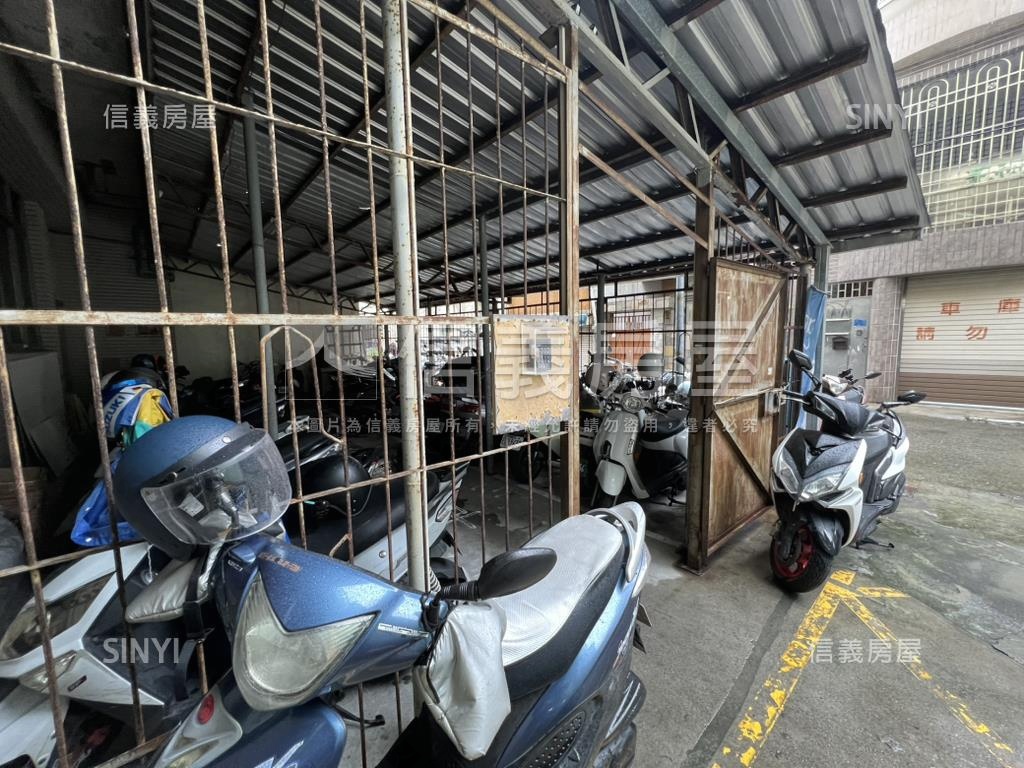 近高雄火車站首排商辦房屋室內格局與周邊環境