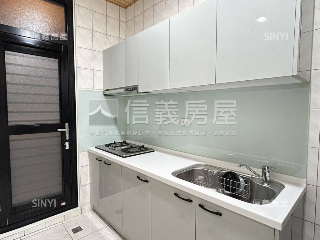 大橋亮麗三房平車房屋室內格局與周邊環境