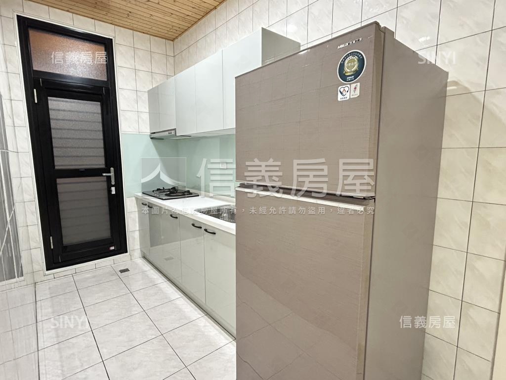 大橋亮麗三房平車房屋室內格局與周邊環境