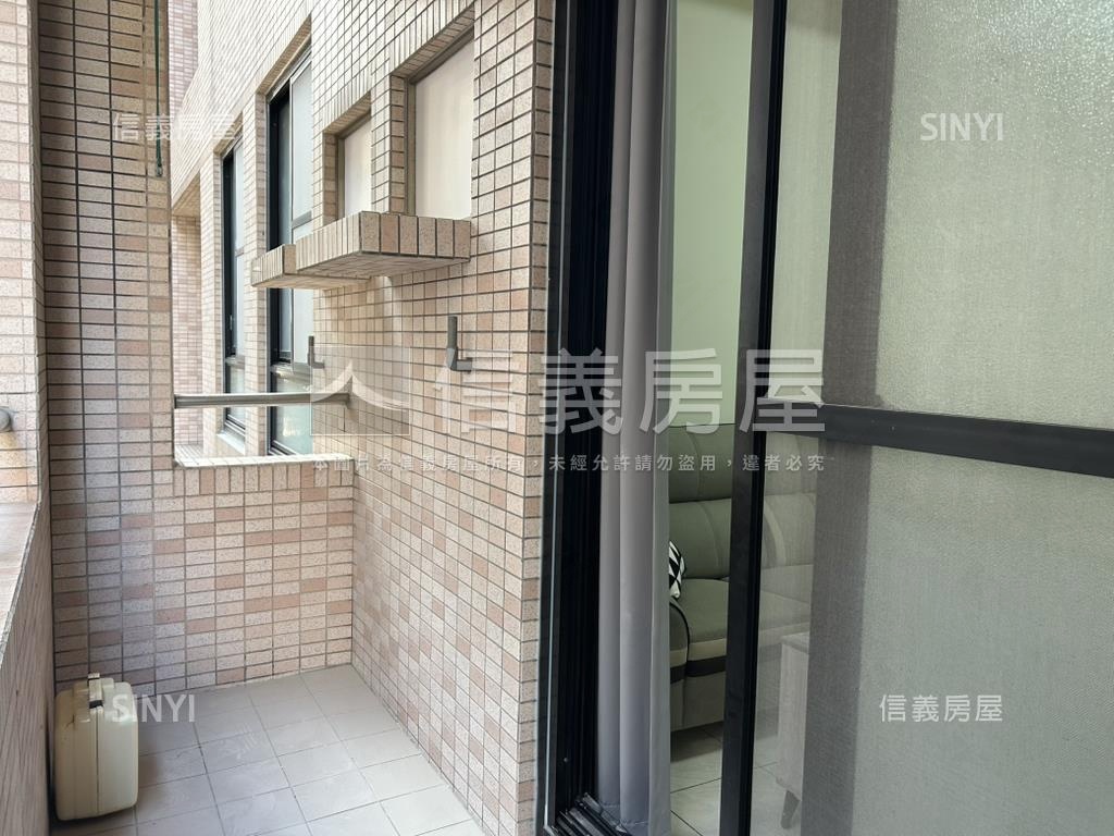 大橋亮麗三房平車房屋室內格局與周邊環境