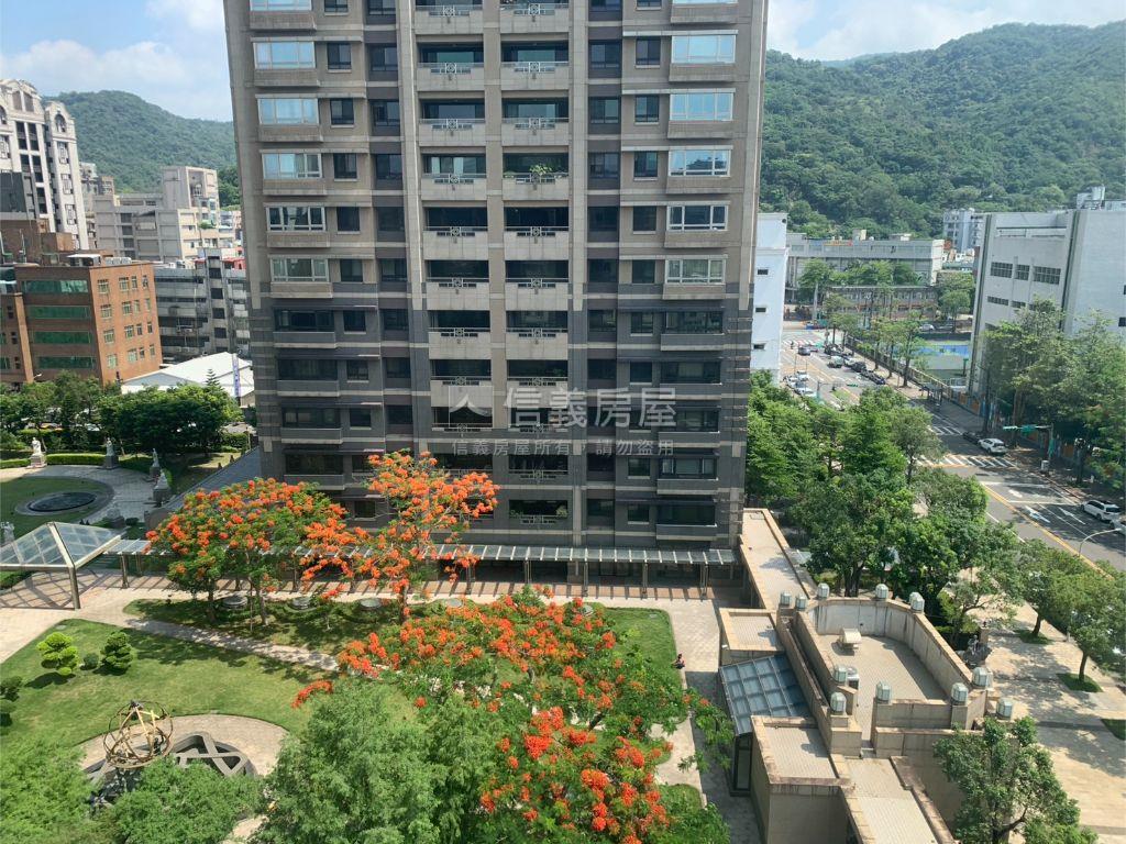 西湖站四房加車位綠景宅房屋室內格局與周邊環境