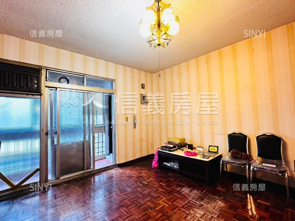 七張捷運邊間二樓美寓房屋室內格局與周邊環境