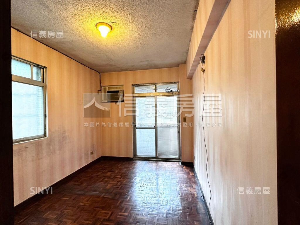七張捷運邊間二樓美寓房屋室內格局與周邊環境