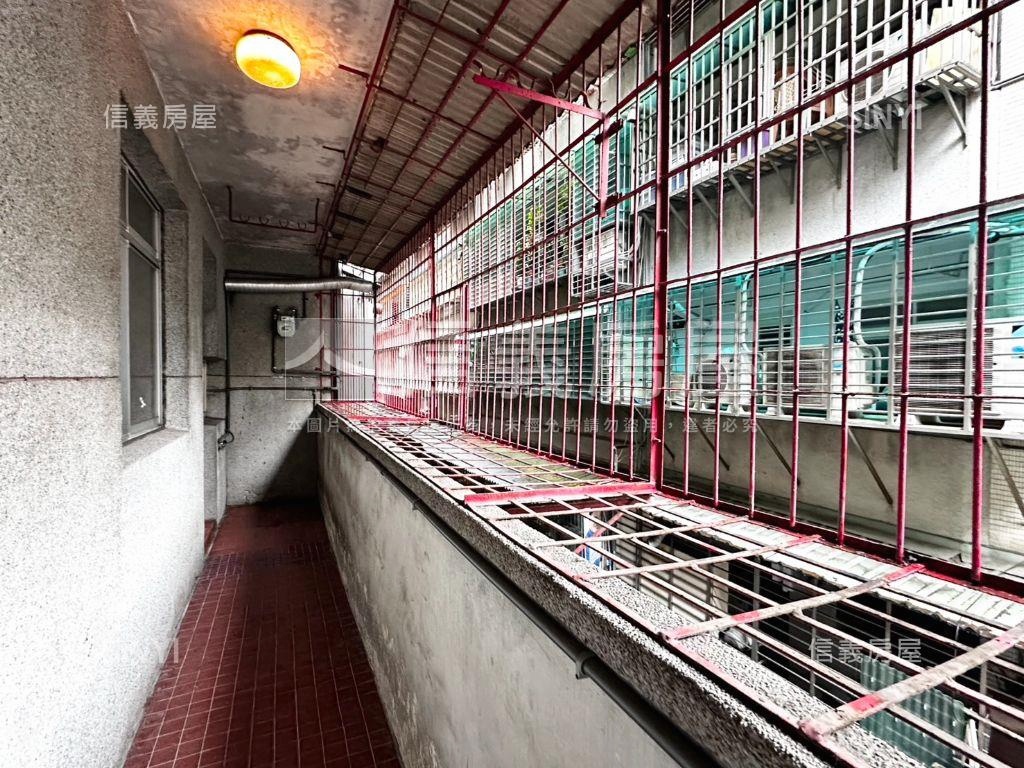 七張捷運邊間二樓美寓房屋室內格局與周邊環境
