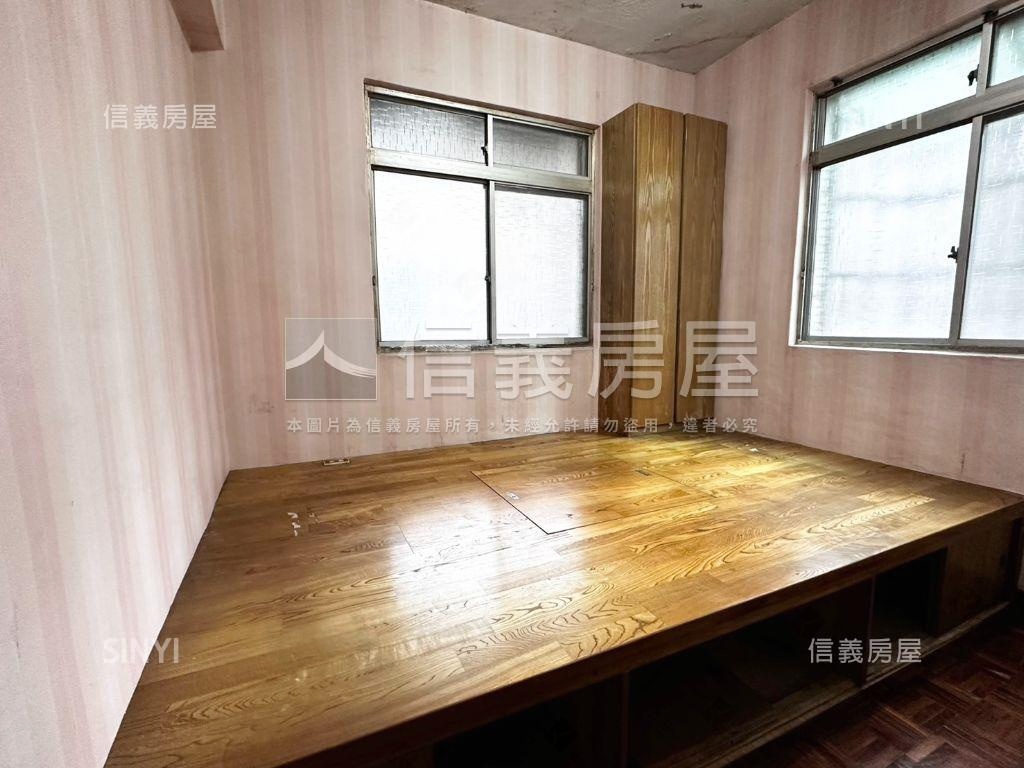 七張捷運邊間二樓美寓房屋室內格局與周邊環境