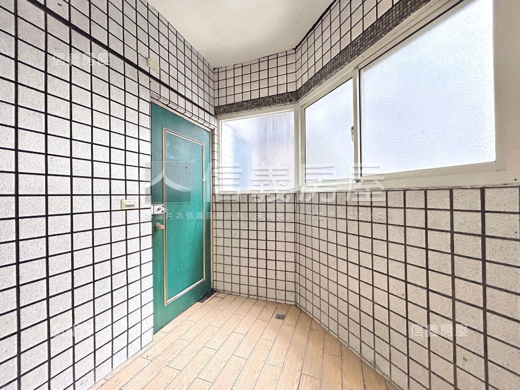 ☆西屯☆低總價三房平車房屋室內格局與周邊環境