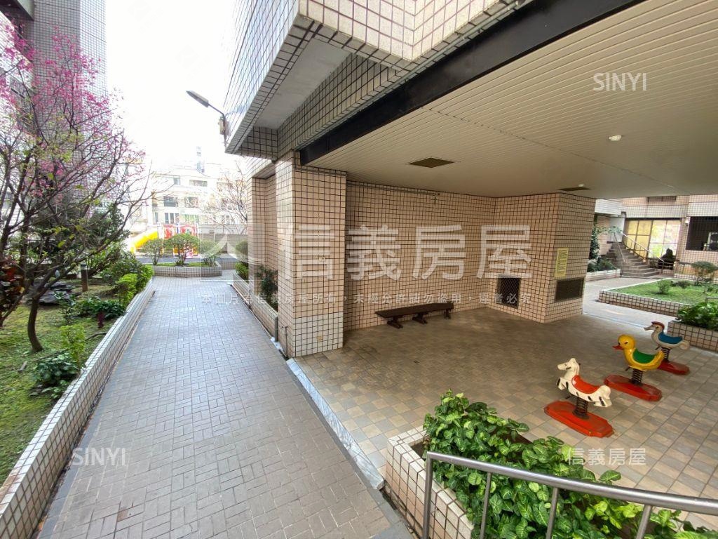 ☆西屯☆低總價三房平車房屋室內格局與周邊環境