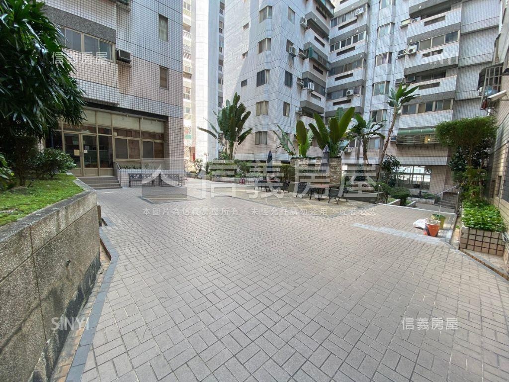 ☆西屯☆低總價三房平車房屋室內格局與周邊環境