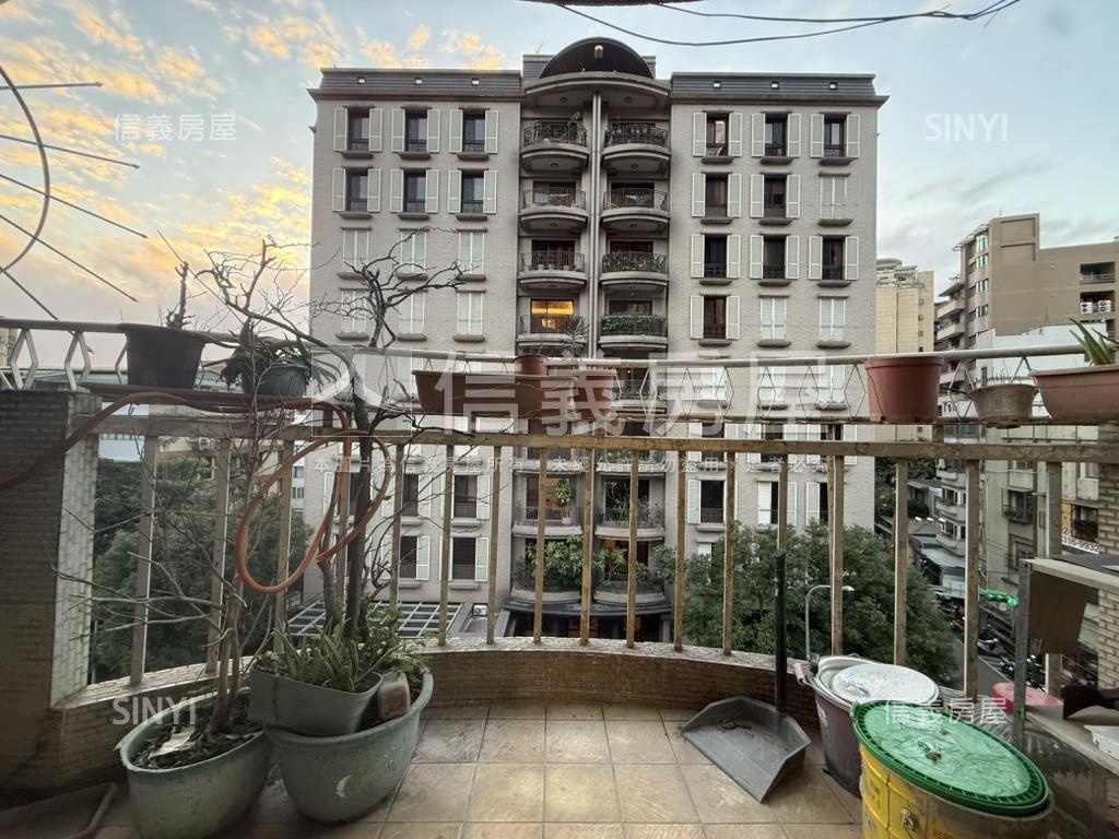 三面採光大使特區大空間房屋室內格局與周邊環境