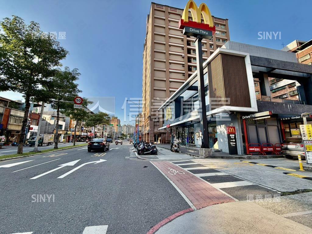 創業民權路三角窗金店面房屋室內格局與周邊環境