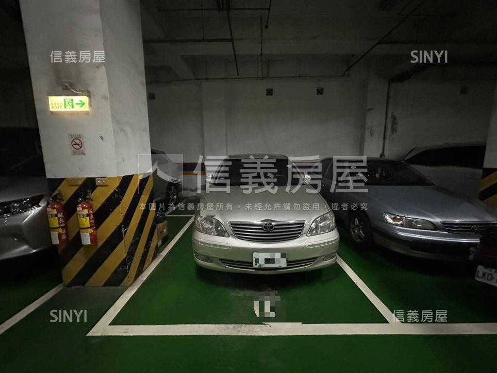 龍長吟３房附坡道平面車位房屋室內格局與周邊環境