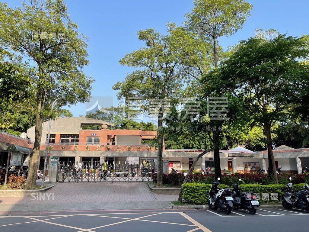 邊間三房公寓房屋室內格局與周邊環境