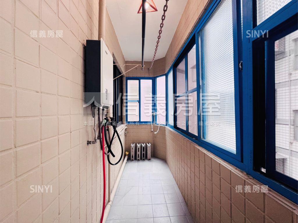 輕軌站旁雙衛開窗３房房屋室內格局與周邊環境