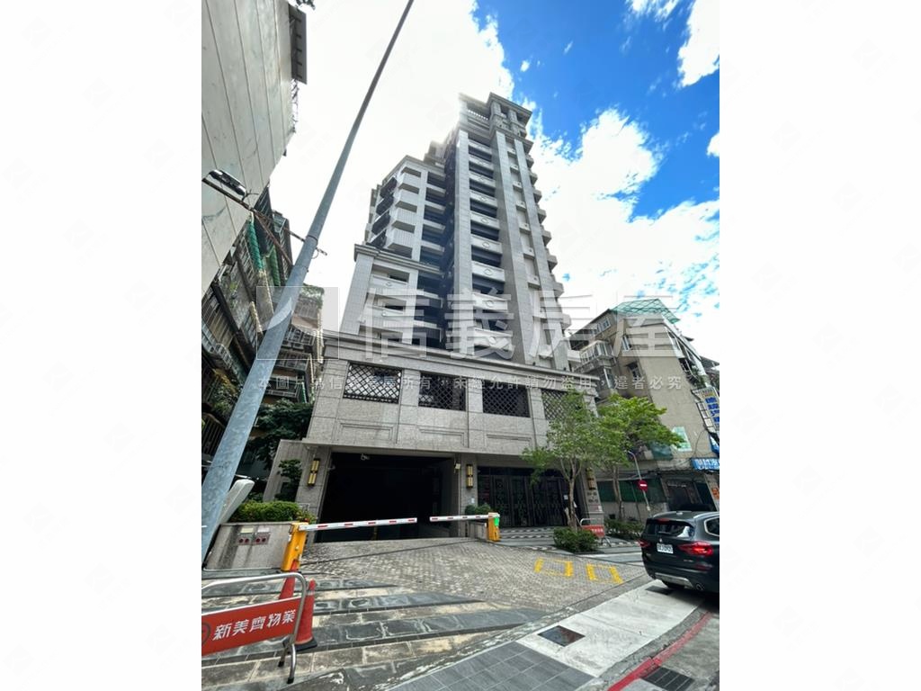 新潤電梯三房＋坡平車位房屋室內格局與周邊環境