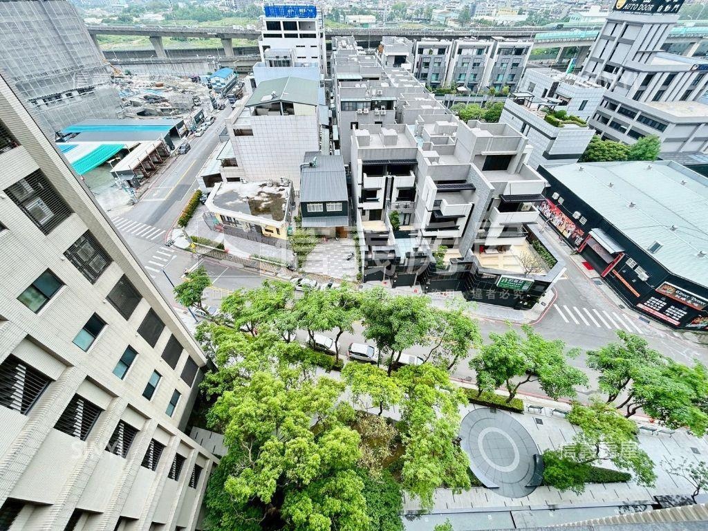惠宇宇山鄰裝潢三房平車房屋室內格局與周邊環境