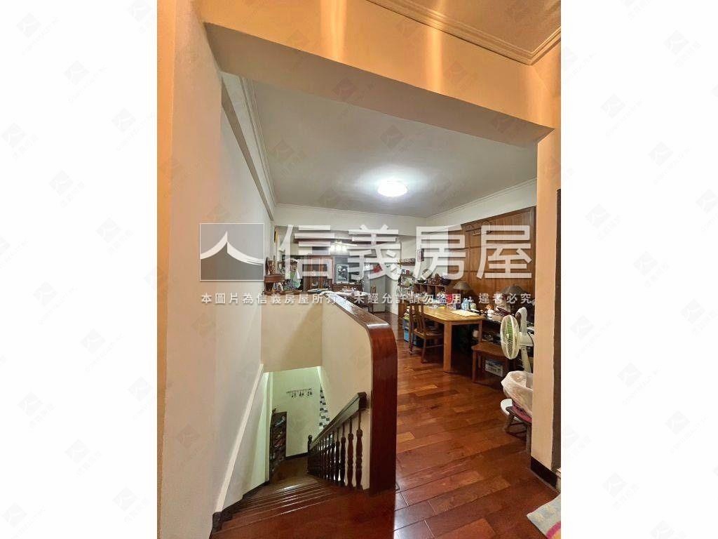 近未來轉運站金店面房屋室內格局與周邊環境
