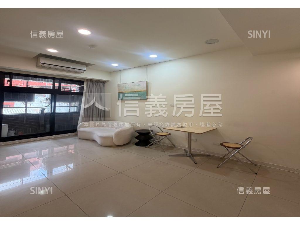 新板時尚。尊爵兩房房屋室內格局與周邊環境