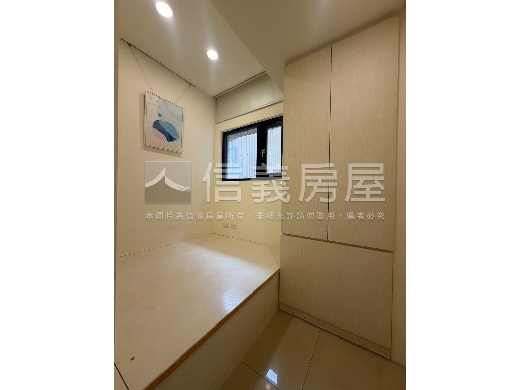 新板時尚。尊爵兩房房屋室內格局與周邊環境
