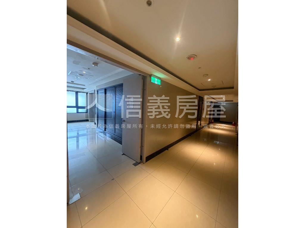 新板時尚。尊爵兩房房屋室內格局與周邊環境