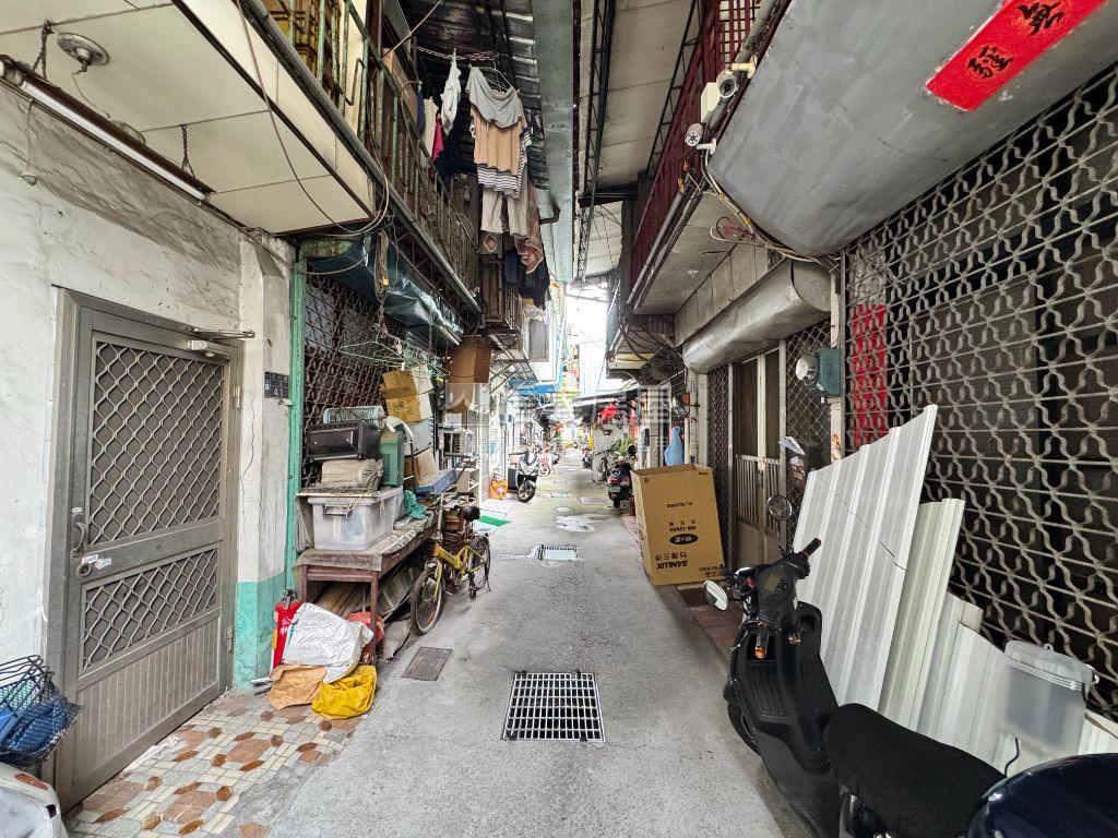 大里超俗透天房屋室內格局與周邊環境