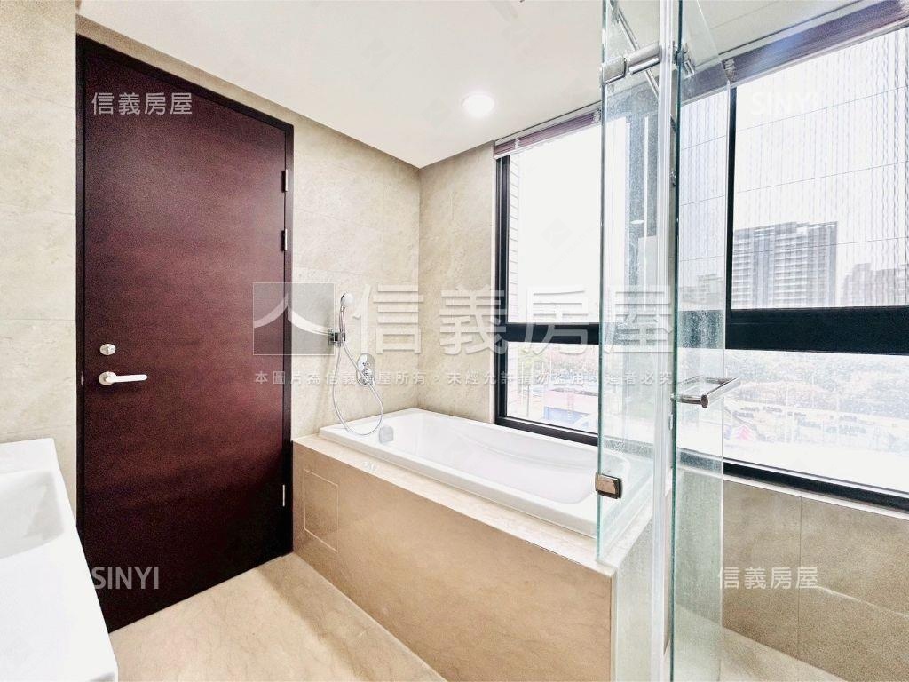 國泰Ｐｌｕｓ大三房平車位房屋室內格局與周邊環境