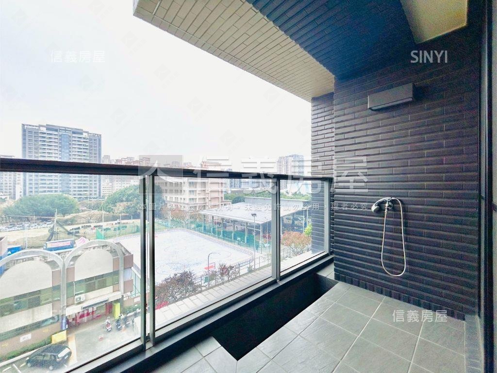 國泰Ｐｌｕｓ大三房平車位房屋室內格局與周邊環境