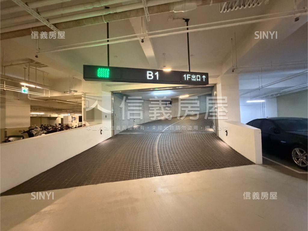 國泰Ｐｌｕｓ大三房平車位房屋室內格局與周邊環境