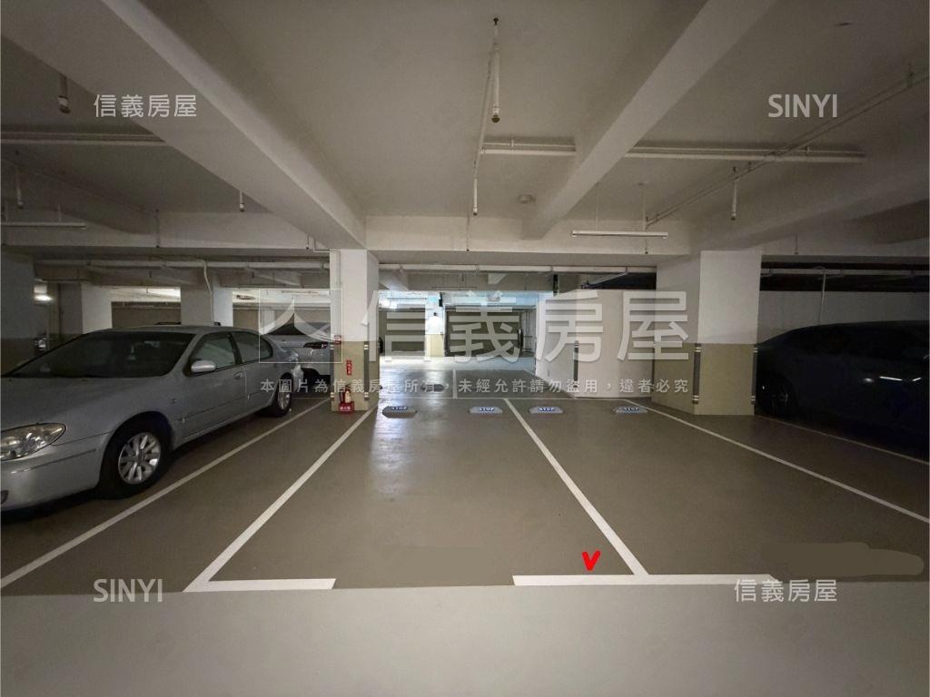 國泰Ｐｌｕｓ大三房平車位房屋室內格局與周邊環境