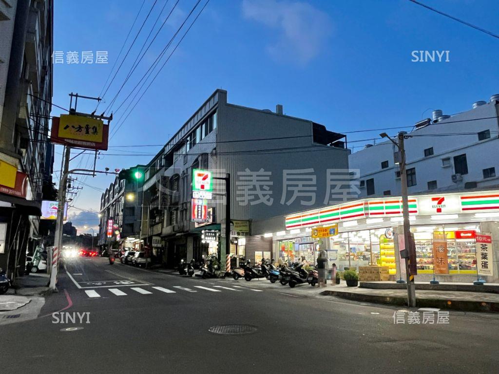 文化商圈正１２米路金店房屋室內格局與周邊環境