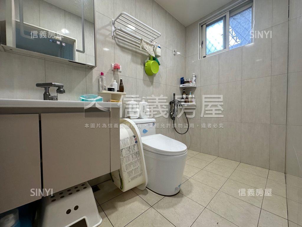 稀有邊間美妝車庫一樓房屋室內格局與周邊環境