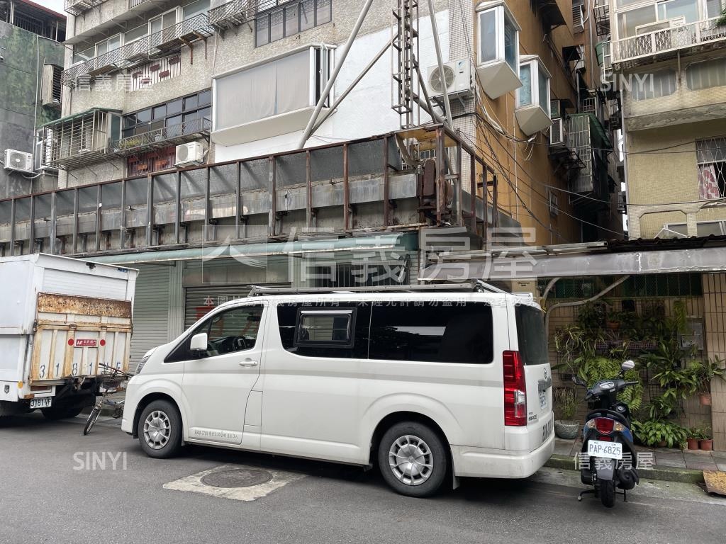 捷運公園美景稀有電梯房屋室內格局與周邊環境