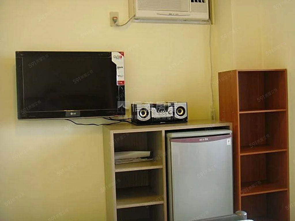 笑傲江河進輕軌３套滿租中房屋室內格局與周邊環境
