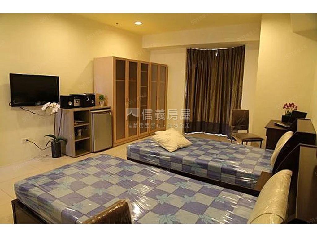 笑傲江河進輕軌３套滿租中房屋室內格局與周邊環境
