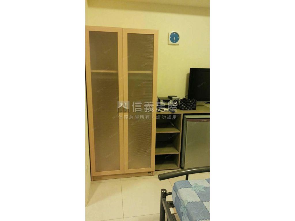 笑傲江河進輕軌３套滿租中房屋室內格局與周邊環境