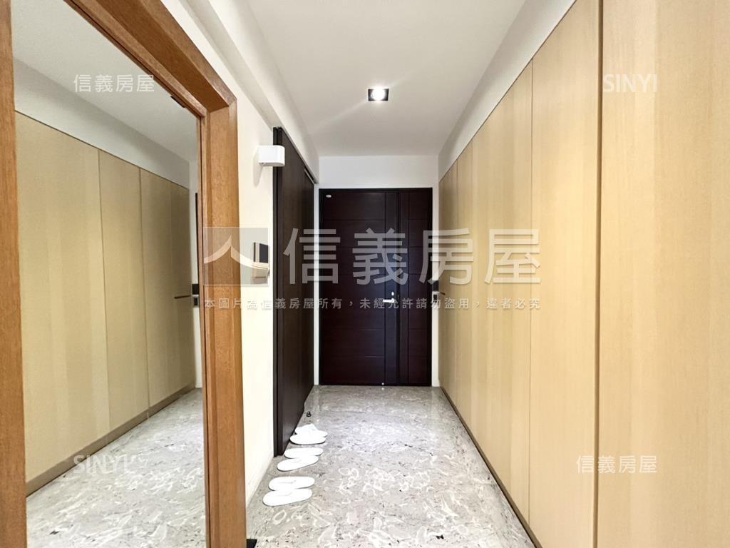 鉅虹ＭＩＨＯ美三房雙平車房屋室內格局與周邊環境