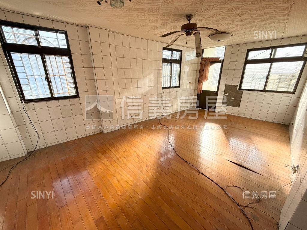 中興路二段破百大建坪店面房屋室內格局與周邊環境