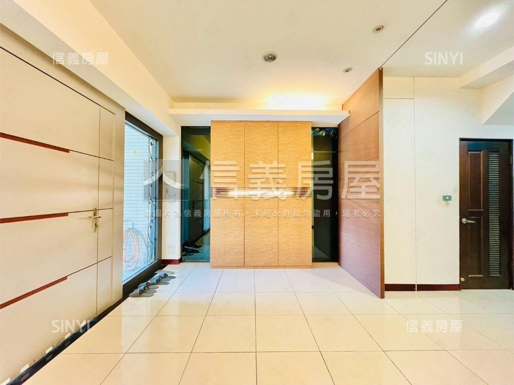 陽光綠意・臨路美車墅房屋室內格局與周邊環境