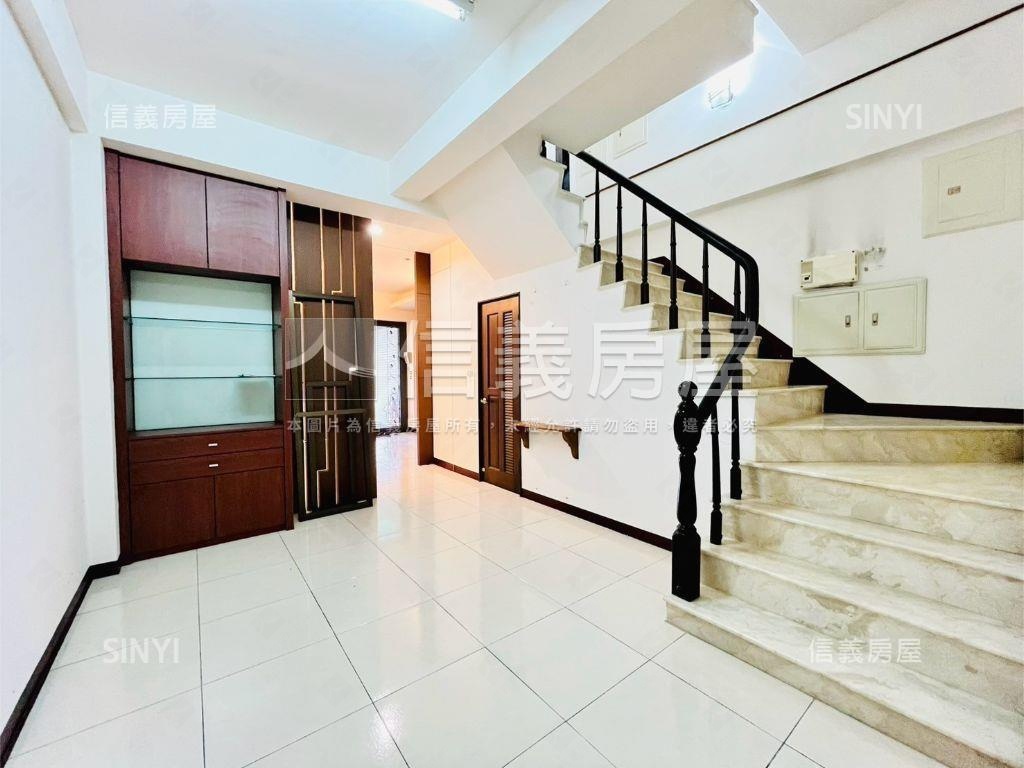 陽光綠意・臨路美車墅房屋室內格局與周邊環境