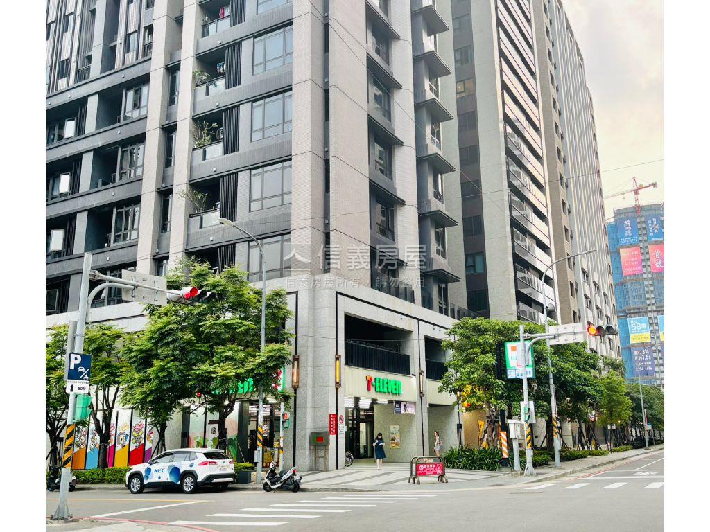 丹麥琥珀挑高大空間房屋室內格局與周邊環境