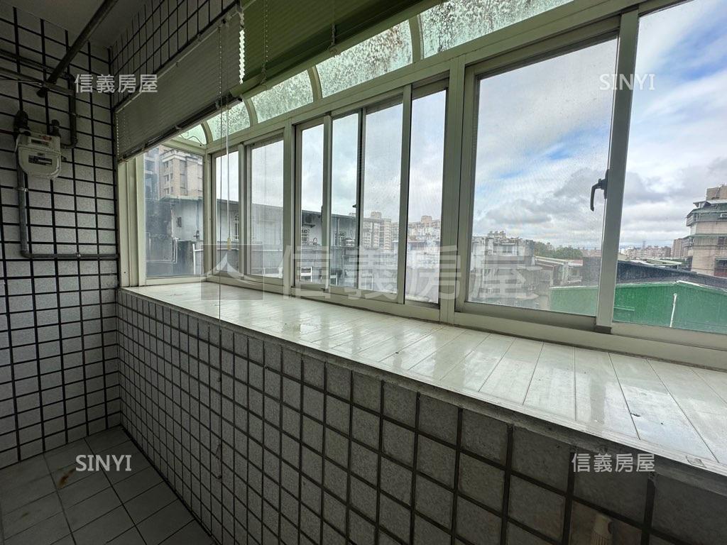 景美捷運電梯大戶房屋室內格局與周邊環境