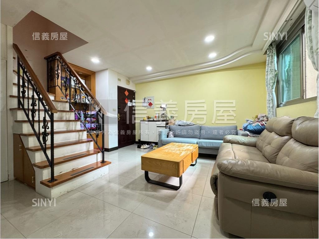 綠景靜巷挑高邊間房屋室內格局與周邊環境