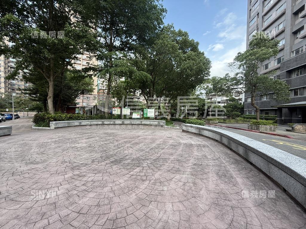 邊間雙面採光明亮電梯套房房屋室內格局與周邊環境